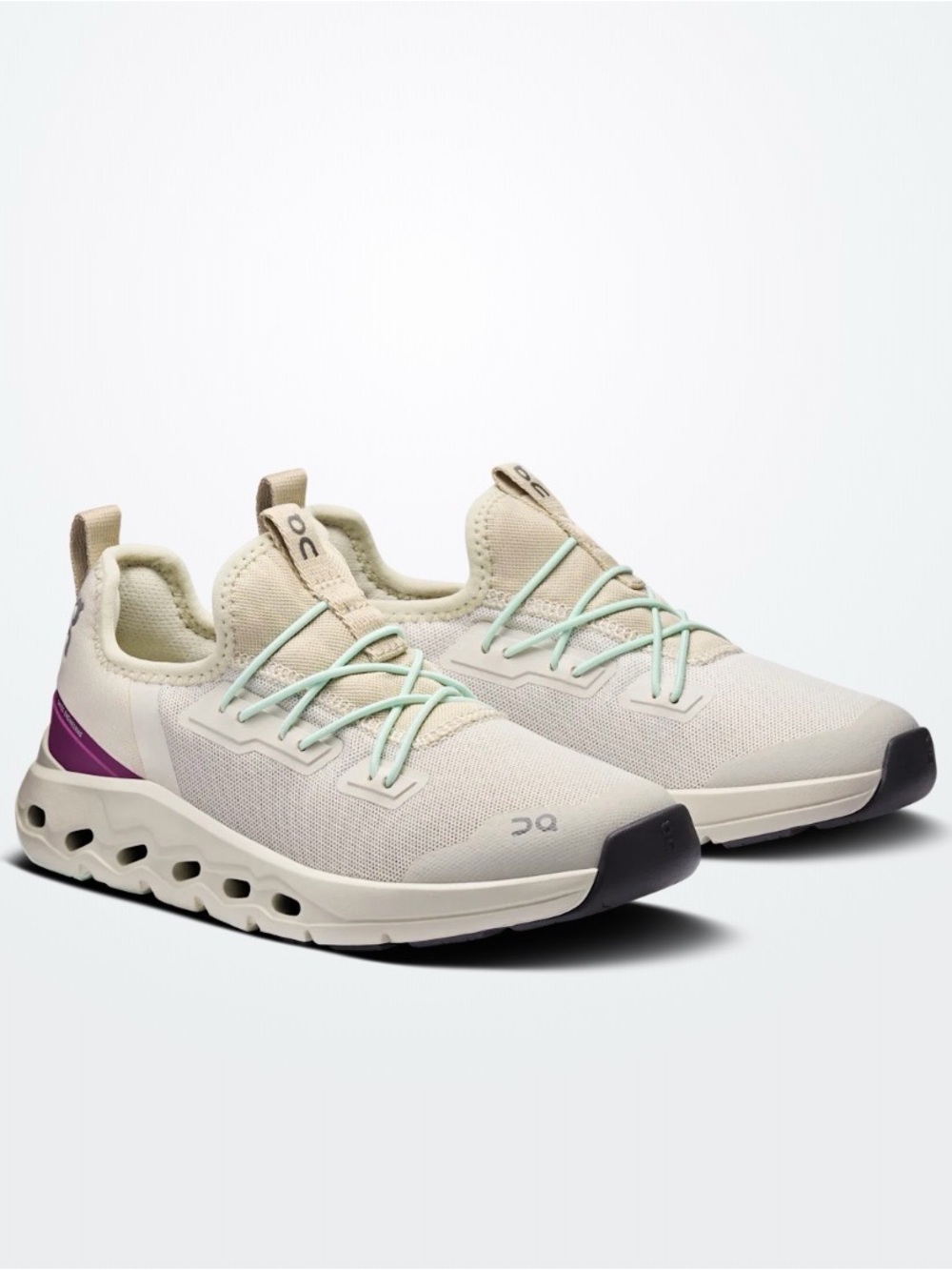 On Running Kids CloudLeap Sneakers in Chalk|Elderberry size 2.5